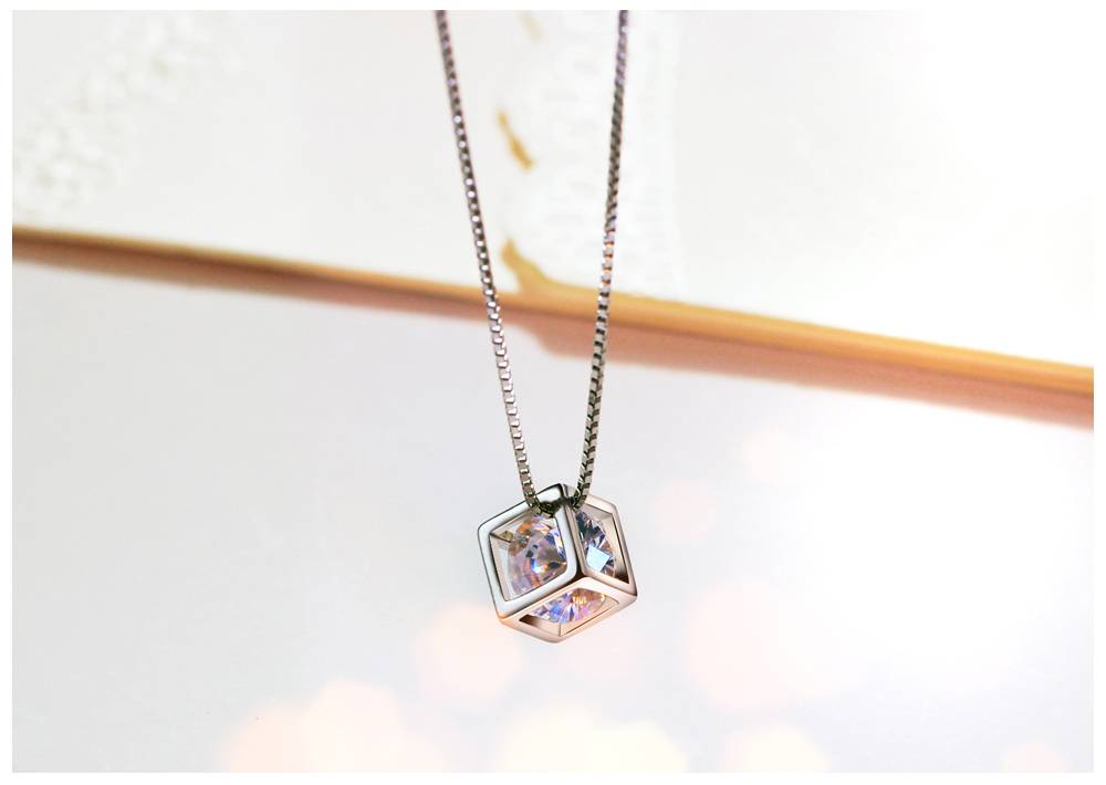 Women's Cube Designed Pendant with Crystal