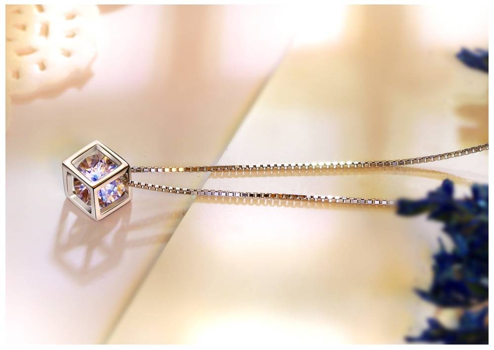 Women's Cube Designed Pendant with Crystal
