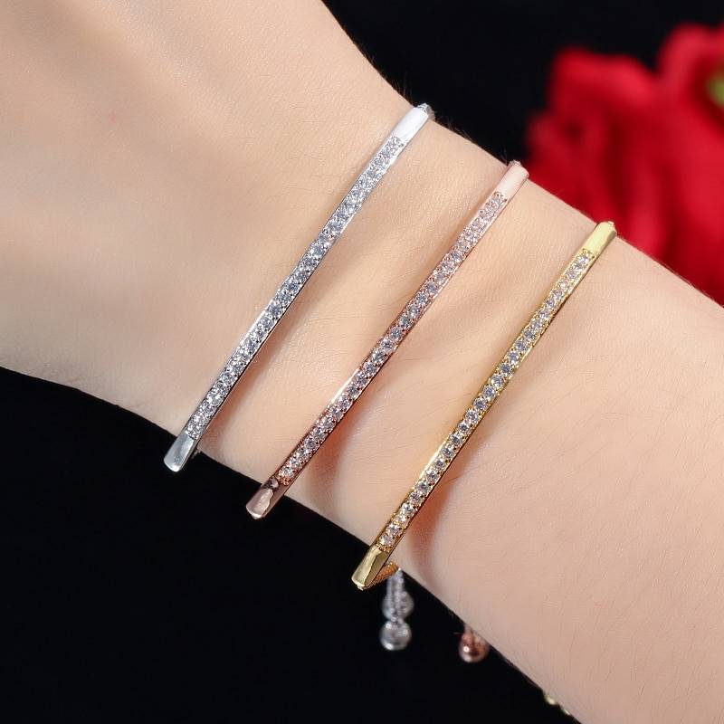 Women's Elegant Bangle Bracelet