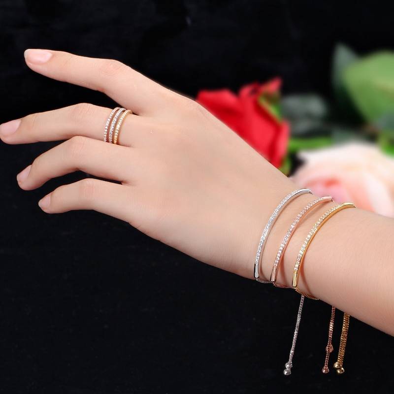 Women's Elegant Bangle Bracelet