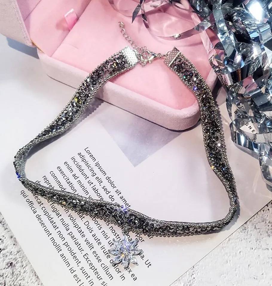 Rhinestones Flower Pendant Choker Necklace for Women Necklaces Pendants Women Jewelry 