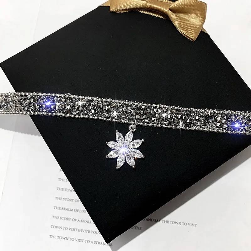 Rhinestones Flower Pendant Choker Necklace for Women Necklaces Pendants Women Jewelry 