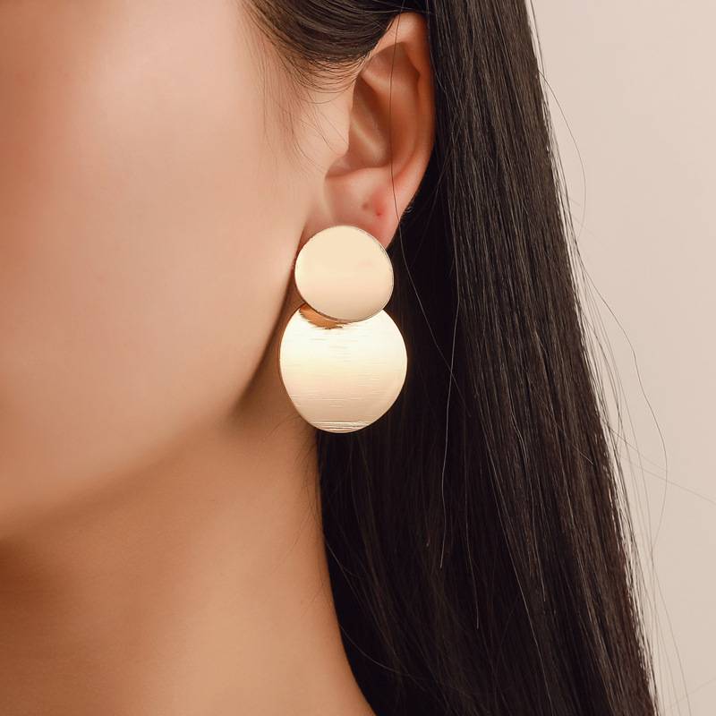 round drop earrings 01