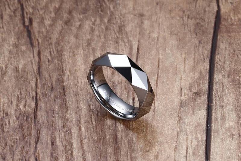 Faceted Beveled Edges Tungsten Carbide Wedding Band for Men Men Jewelry New Arrivals Rings Wedding & Engagement Jewelry 